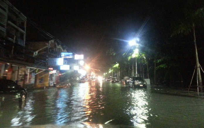 ถนนชายหาดจอมเทียน