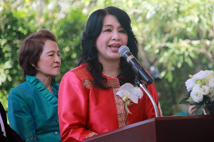 นางภคมล วงศ์ใหญ่ ผู้จัดการทั่วไป เฮลท์แลนด์ รีสอร์ท แอนด์ สปา พัทยา กล่าวรายงาน